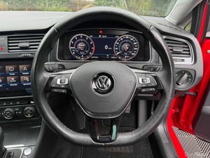 Volkswagen Golf COMFORTLINE 1.2 TSI // VERY LOW MI - Image 4