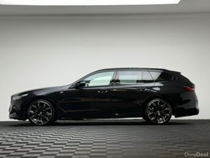 BMW 5-Series 530E M SPORT *SMOKE INT PAN ROOF* - Image 4