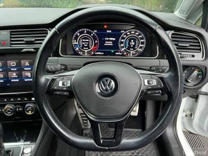 Volkswagen Golf HIGHLINE 2.0 TDI ** HUGE SPEC ** / - Image 4