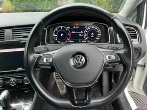 Volkswagen Golf HIGHLINE 2.0 TDI // LEATHER HEATED - Image 4