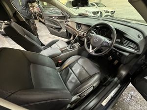 Opel Insignia 1.5 (140PS) Tbo ecoTEC ELITE Petrol - Image 4