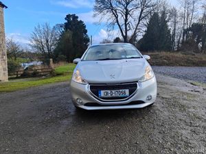 Peugeot 208 1.4 diesel ( NCT and TAX)!! - Image 3
