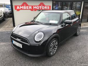 2024 Mini Cooper Classic 5 Door Automatic - Image 2