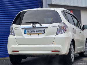 Honda Fit Hybrid Automatic - Image 3