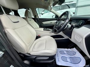 235 BHP EXECUTIVE PLUS HYBRID 1 OWNER - Image 4