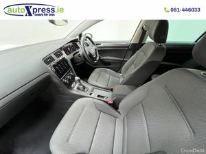 Volkswagen Golf 1.2 TSI Automatic, Reversing camer - Image 4