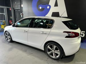 Peugeot 308 ALLURE 2.0 HDI-AUTOMATIC-LOW MILES - Image 4