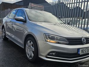 Volkswagen Jetta 2016 - Image 2