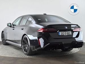 BMW M5 Saloon - Image 2