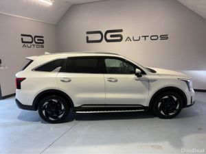 Kia Sorento MASSIVE SPEC - DIESEL - 7 SEATS - LEAT - Image 2