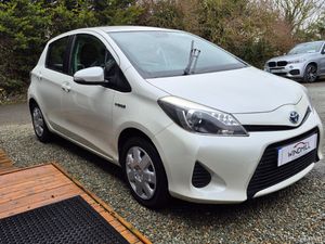 Toyota Yaris Hybrid Automatic 2013 - Image 2