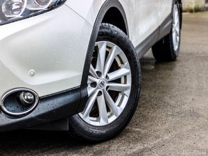 2016 NISSAN QASHQAI SV PAN ROOF - Image 2