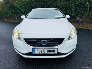 Volvo V40 1.6 PETROL // AUTO // LOW MILEAGE - Image 3