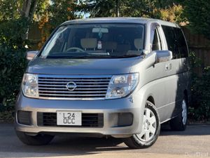 Nissan elgrand 2.5 - Image 2