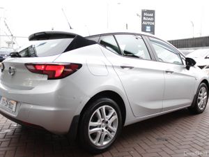 Opel Astra 2017 - Image 4