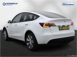 Tesla Model Y Hatchback - Image 3