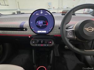 Mini Cooper Cooper SE - Image 4