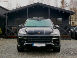 2025 Porsche Cayenne E-Hybrid - Image 2