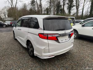 Honda Odyssey 2016 lux - Image 4