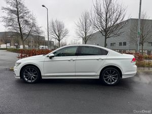 Volkswagen Passat 2.0 TDI R-LINE AUTO*FULL SERVICE - Image 2