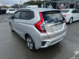 2013 HONDA FIT HYBRID 1.5L  AUTOMATIC FRESH NCT - Image 3