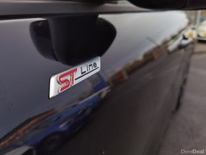 FORD KUGA 2.5 ST-LINE X EDITION **HUGE SPEC** AUTO - Image 3