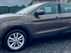 Nissan Qashqai 1.5 DSL SV 4DR LOW KM - Image 3