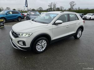 Volkswagen T-Roc Life - Image 2