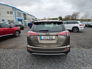 Toyota RAV4 2.0 D4D Luna Sport 4DR - Image 2