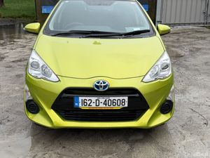 TOYOTA AQUA HYBRID - Image 2