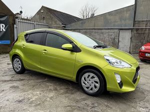 TOYOTA AQUA HYBRID - Image 3