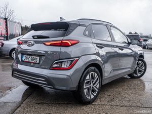 2024 Hyundai Kona EV Premium/SOH 100%/1yr warranty - Image 3