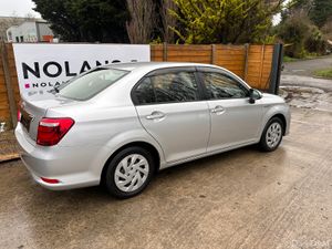 TOYOTA COROLLA AXIO HYBRID - Image 3