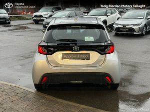 Toyota Yaris 1.5 HYBRID LUNA - Image 4