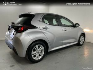 Toyota Yaris 1.5 HYBRID LUNA 4DR AUTO - Image 4