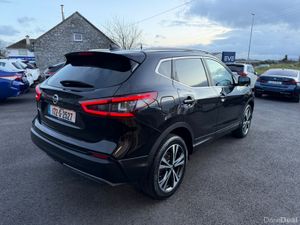 Facelift model - panoramic roof - Top spec - Image 3