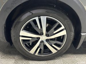 Peugeot 3008 ALLURE 1.6 BLUE HDI 120 4DR AUTO - Image 2