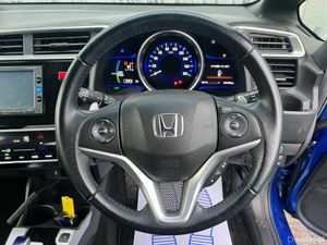 Honda Fit SPORT 1.5 HYBRID // DIAMOND CUT ALLOYS / - Image 4