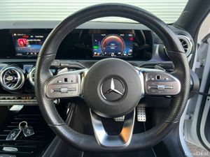 Mercedes-Benz A-Class A250e AMG-LINE 1.3 HYBRID // - Image 4