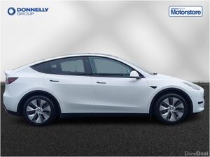 Tesla Model Y Hatchback - Image 4