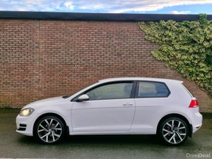 Volkswagen Golf 1.2 TSI MANUAL - Image 3