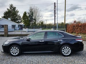 Toyota Camry Hybrid - Image 3