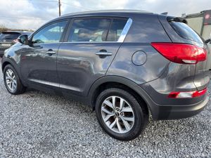 Kia Sportage 1.7CRDI PLATINUM 5DR LEATHER SEATS - Image 3