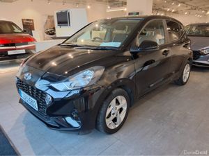 Hyundai i10 DELUXE - Only 16,000 Km - - Image 4