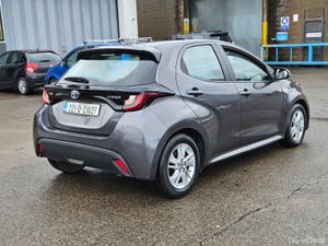 Toyota Yaris 2022 - Image 3