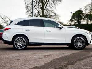 Mercedes-Benz GLC 220d AMG Premium Plus 4Matic - Image 4