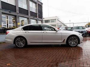 740D X-DRIVE EXECUTIVE PLUS 4DR SALOON LOADED WITH - Image 2
