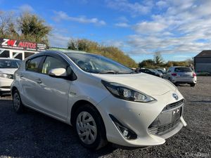 19 Toyota Aqua Hybrid - Image 3