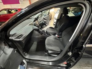 2017 Peugeot 208 1.2 Puretech 82 bhp Allure 5dr - Image 4