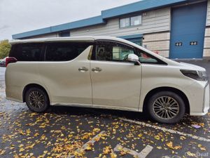TOYOTA ALPHARD 2020 / 2.5 PETROL HYBRID / AUTO - Image 4